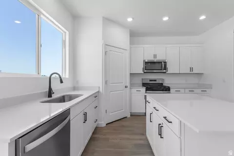 Kitchen - 1868 E 960 N #405, Salem, UT 84653 photo 2 of 4
