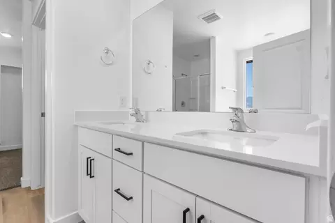 Bath - 1868 E 960 N #405, Salem, UT 84653 photo 4 of 5