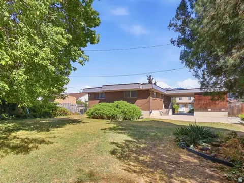 Exterior - 6082 S Main St, Murray, UT 84107 photo 5 of 8