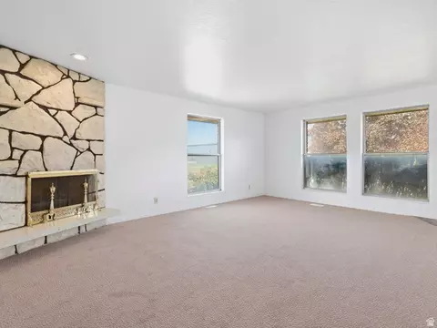 Living - 6082 S Main St, Murray, UT 84107 photo 2 of 8