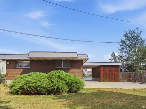 Exterior - 6082 S Main St, Murray, UT 84107 photo 8 of 8