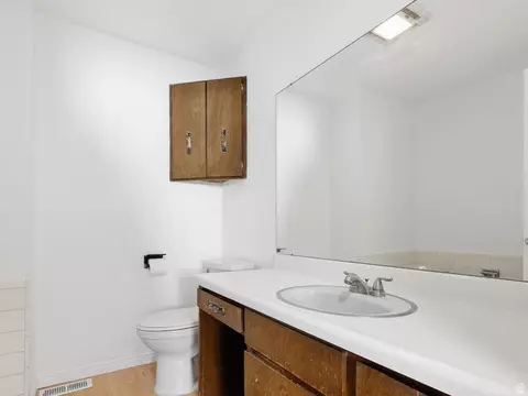 Bath - 6082 S Main St, Murray, UT 84107 photo 4 of 4