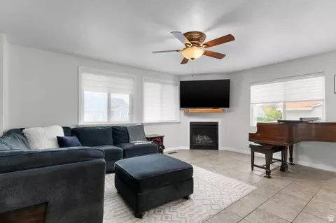 Living - 623 E 8600 S, Sandy, UT 84070 photo 1 of 1