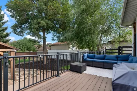 Exterior - 623 E 8600 S, Sandy, UT 84070 photo 5 of 8