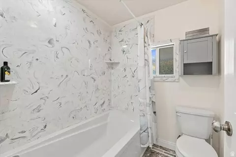 Bath - 612 S 600 E, River Heights, UT 84321 photo 4 of 4