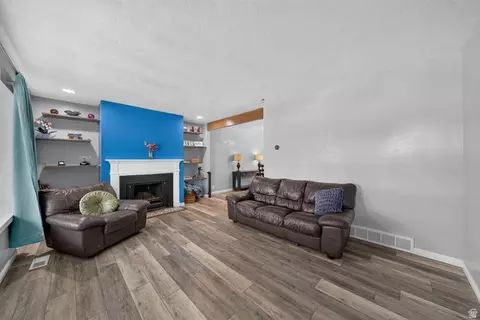 Living - 582 E 6870 S, Midvale, UT 84047 photo 1 of 2