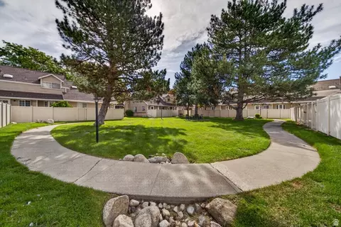 Exterior - 582 E 6870 S, Midvale, UT 84047 photo 2 of 2