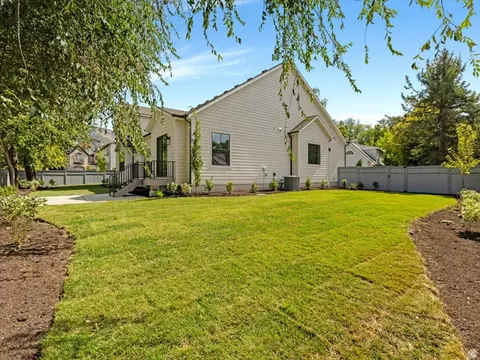 Exterior - 1987 E Walker Meadows Cir, Holladay, UT 84117 photo 5 of 11