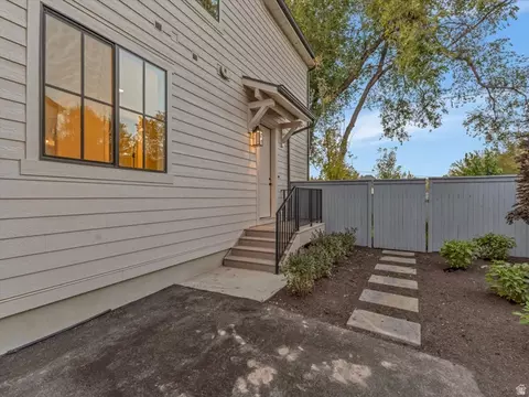 Exterior - 1987 E Walker Meadows Cir, Holladay, UT 84117 photo 3 of 11