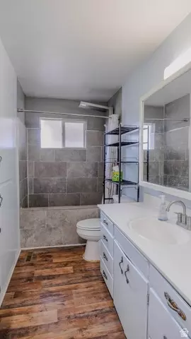 Bath - 828 S 210 W, Orem, UT 84058 photo 2 of 3