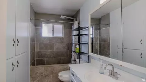 Bath - 828 S 210 W, Orem, UT 84058 photo 1 of 3