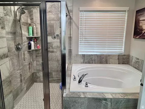 Bath - 1496 W 2000 S, Syracuse, UT 84075 photo 2 of 8
