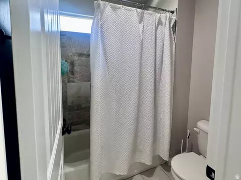 Bath - 1496 W 2000 S, Syracuse, UT 84075 photo 5 of 8