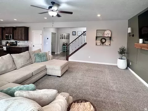 Living - 1496 W 2000 S, Syracuse, UT 84075 photo 3 of 7