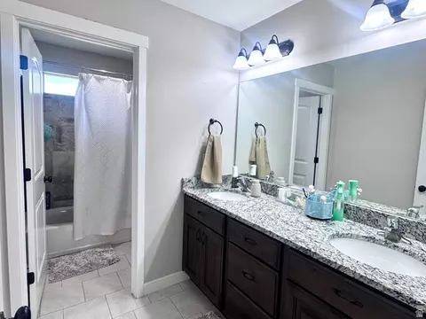 Bath - 1496 W 2000 S, Syracuse, UT 84075 photo 4 of 8