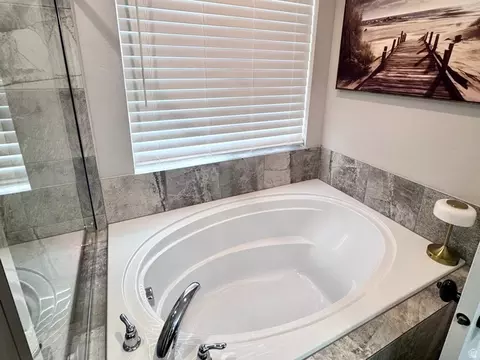 Bath - 1496 W 2000 S, Syracuse, UT 84075 photo 3 of 8