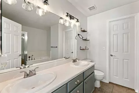 Bath - 363 E 1900 S, Clearfield, UT 84015 photo 2 of 4