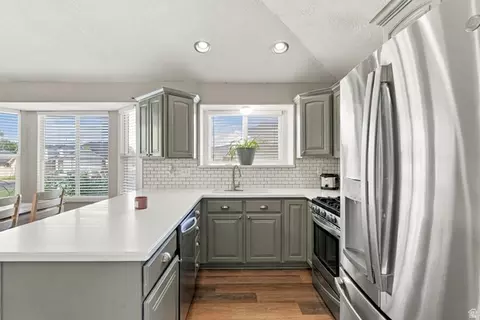 Kitchen - 363 E 1900 S, Clearfield, UT 84015 photo 2 of 3