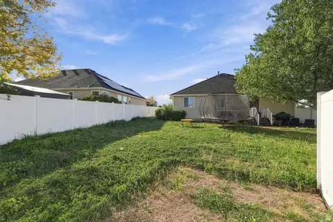Exterior - 363 E 1900 S, Clearfield, UT 84015 photo 8 of 9