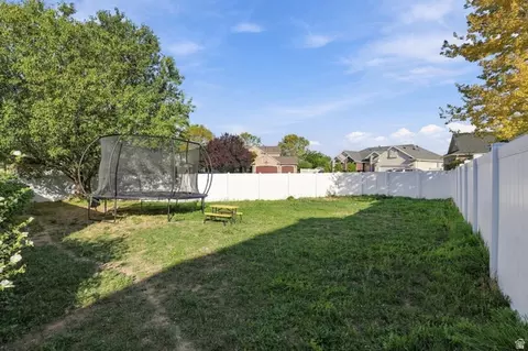 Exterior - 363 E 1900 S, Clearfield, UT 84015 photo 6 of 9