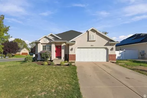 Exterior - 363 E 1900 S, Clearfield, UT 84015 photo 4 of 9