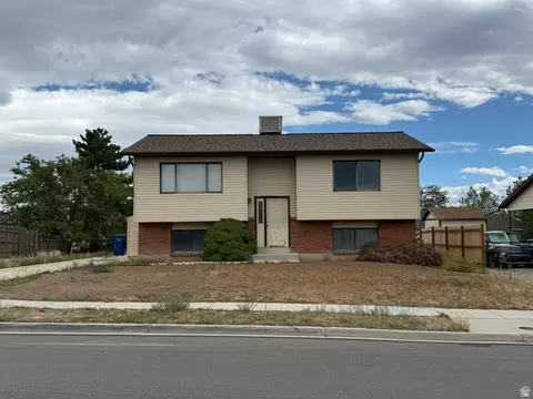 5883 S Blue Iron Way W, Kearns, UT 84118