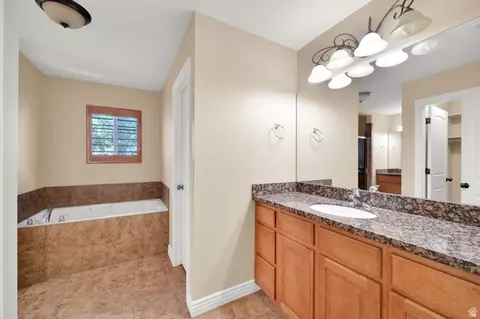 Bath - 1440 E Tuscan Oak Way, Sandy, UT 84092 photo 2 of 5