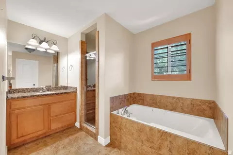 Bath - 1440 E Tuscan Oak Way, Sandy, UT 84092 photo 3 of 5