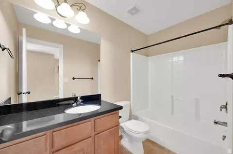 Bath - 1440 E Tuscan Oak Way, Sandy, UT 84092 photo 4 of 5