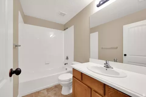 Bath - 1440 E Tuscan Oak Way, Sandy, UT 84092 photo 5 of 5