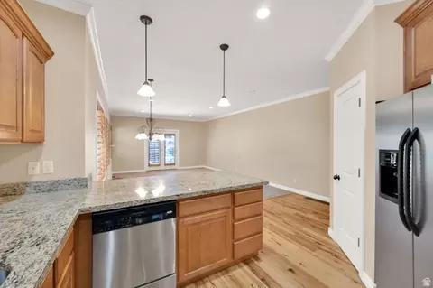 Kitchen - 1440 E Tuscan Oak Way, Sandy, UT 84092 photo 4 of 4