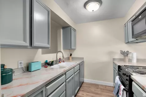 Kitchen - 870 S 1625 E #C, Clearfield, UT 84015 photo 1 of 3