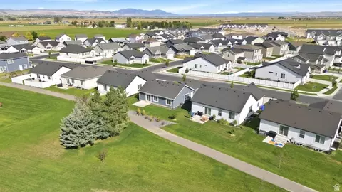 View/Area - 724 W 500 N, Smithfield, UT 84335 photo 3 of 8