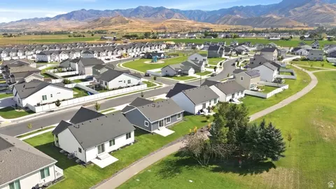 View/Area - 724 W 500 N, Smithfield, UT 84335 photo 6 of 8