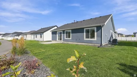 Exterior - 724 W 500 N, Smithfield, UT 84335 photo 10 of 15