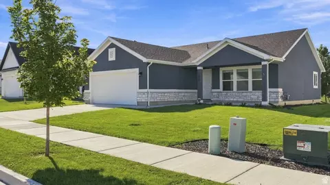 Exterior - 724 W 500 N, Smithfield, UT 84335 photo 3 of 15