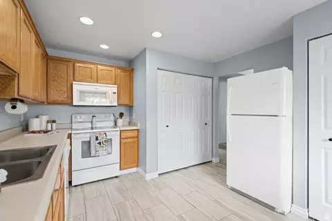 668 E Williamsburg Cir, Sandy, UT 84070 photo 14