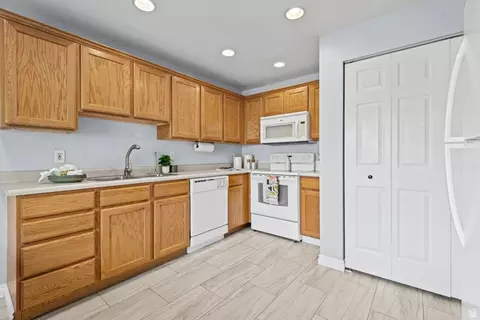 668 E Williamsburg Cir, Sandy, UT 84070 photo 15