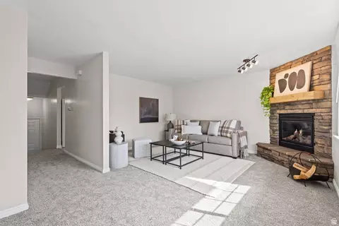 668 E Williamsburg Cir, Sandy, UT 84070 photo 9