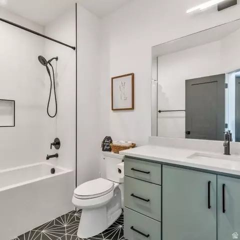 Bath - 158 W 800 S #4, Orem, UT 84058 photo 1 of 2