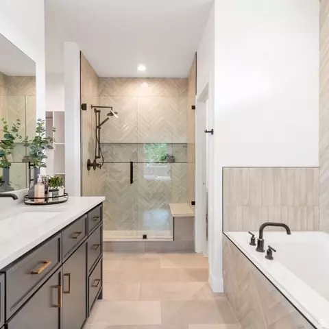 Bath - 158 W 800 S #4, Orem, UT 84058 photo 2 of 2
