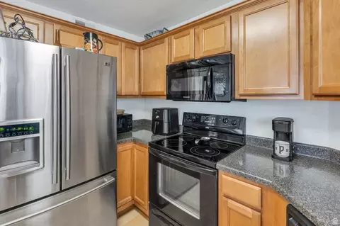 Kitchen - 74 E Resaca Dr S #B7, Sandy, UT 84070 photo 2 of 3