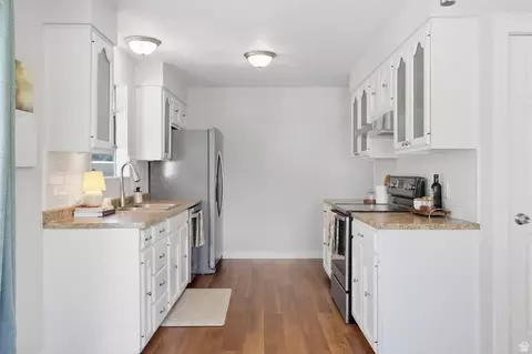 Kitchen - 618 E 315 S, Layton, UT 84041 photo 2 of 2