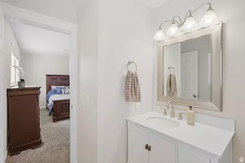 Bath - 618 E 315 S, Layton, UT 84041 photo 1 of 4