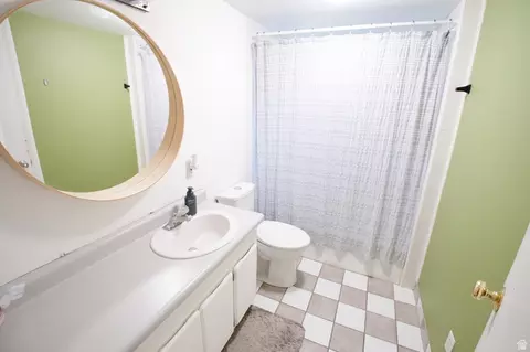 Bath - 9080 S 570 E, Sandy, UT 84070 photo 1 of 6