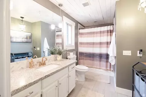 Bath - 436 E Canyon Estates Dr, Bountiful, UT 84010 photo 1 of 6