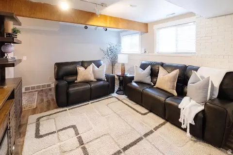 Living - 436 E Canyon Estates Dr, Bountiful, UT 84010 photo 2 of 5
