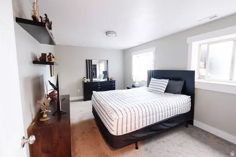 Bedroom - 436 E Canyon Estates Dr, Bountiful, UT 84010 photo 8 of 11