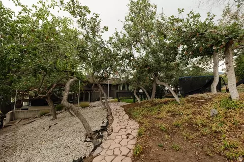 Exterior - 436 E Canyon Estates Dr, Bountiful, UT 84010 photo 8 of 15