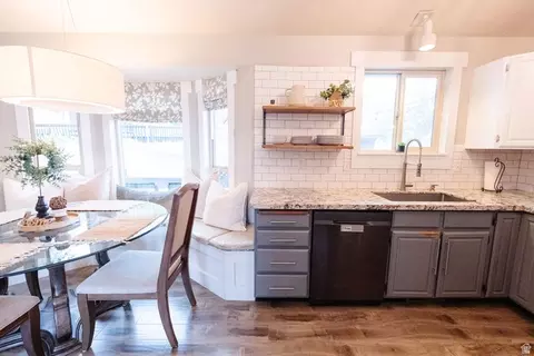 Kitchen - 436 E Canyon Estates Dr, Bountiful, UT 84010 photo 4 of 4